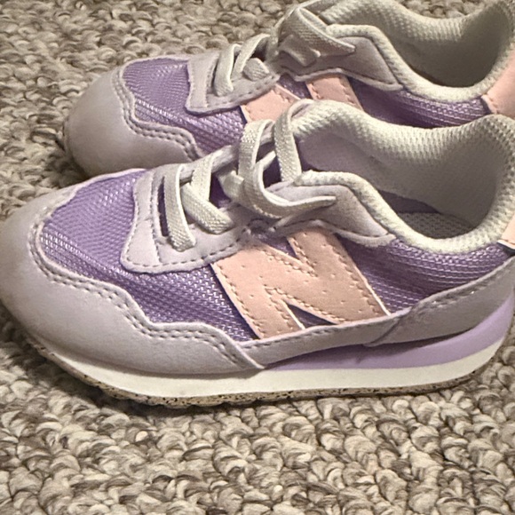 New Balance Kids Lavender and Peach Sneakers - Picture 4 of 5